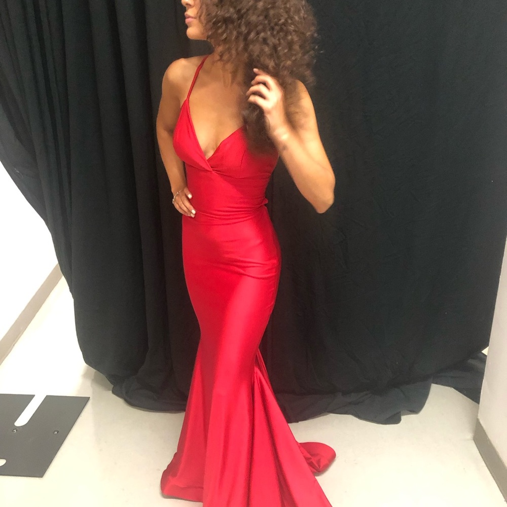 Red Gown - Picture 3 of 4